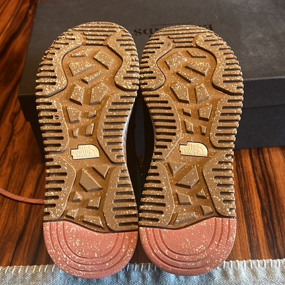 The North Face Back to Berkeley W hikers 7.5/38.5 - Picture 5 of 8